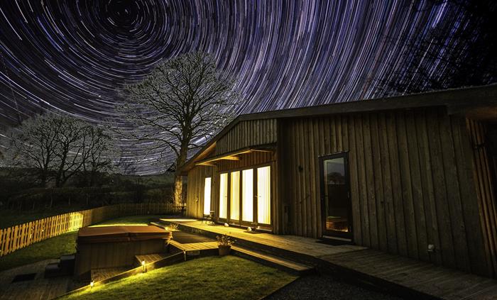 Stargazing experiences at Lon Lodges and dark skies photography workshops.
